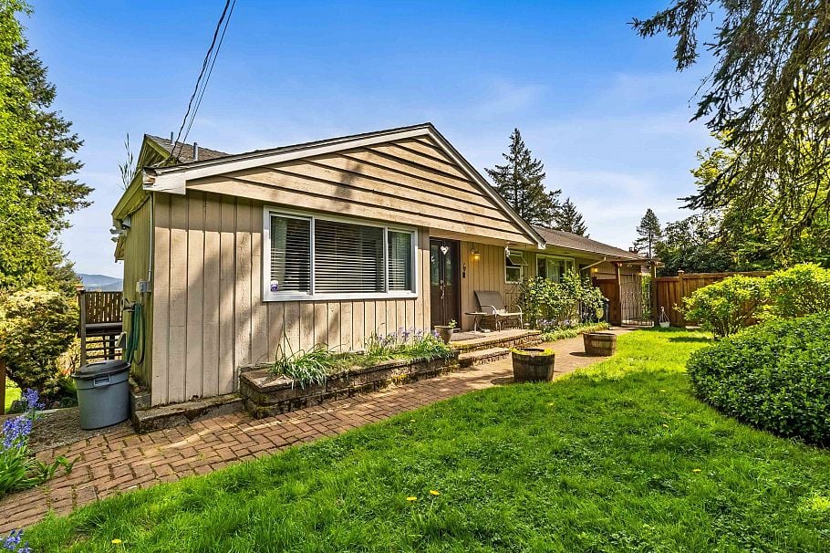 998 Fairway Drive North Vancouver, BC - 3