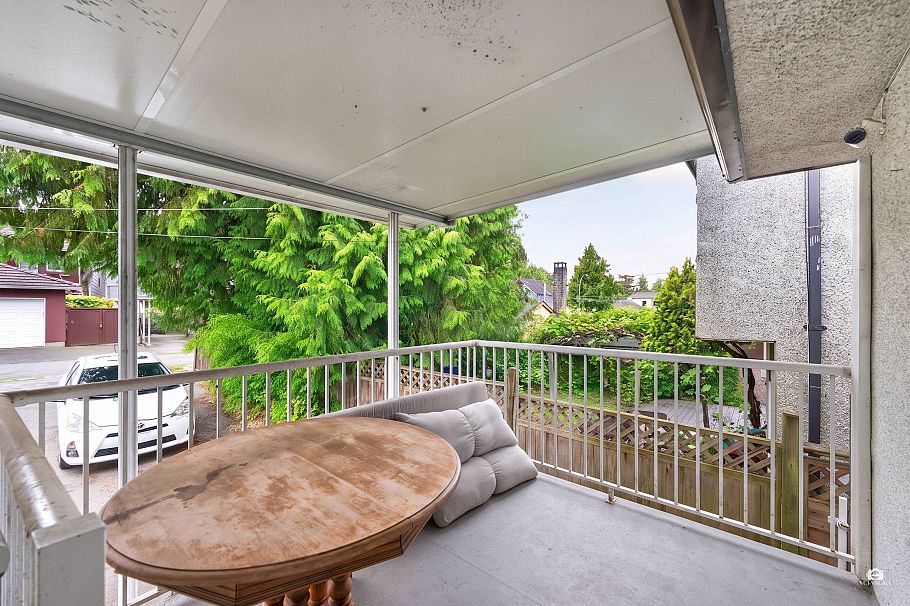 2528 E 24th Avenue Vancouver, BC - 3