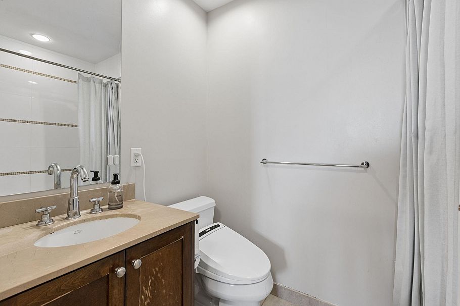 303 1477 W 15th Avenue Vancouver, BC - 20