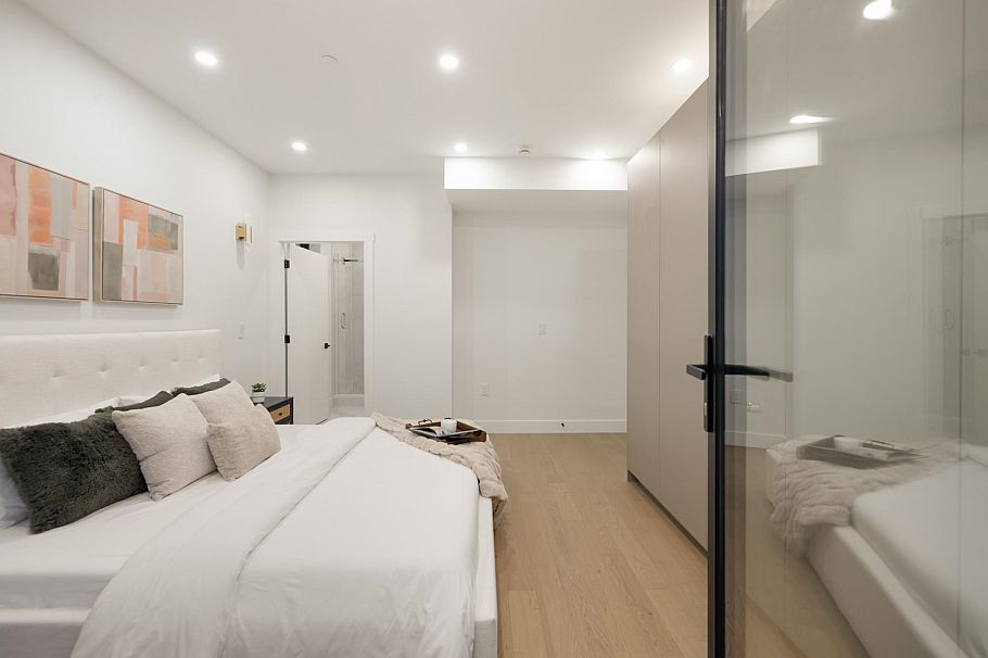 2 2145 Napier Street Vancouver, BC - 27