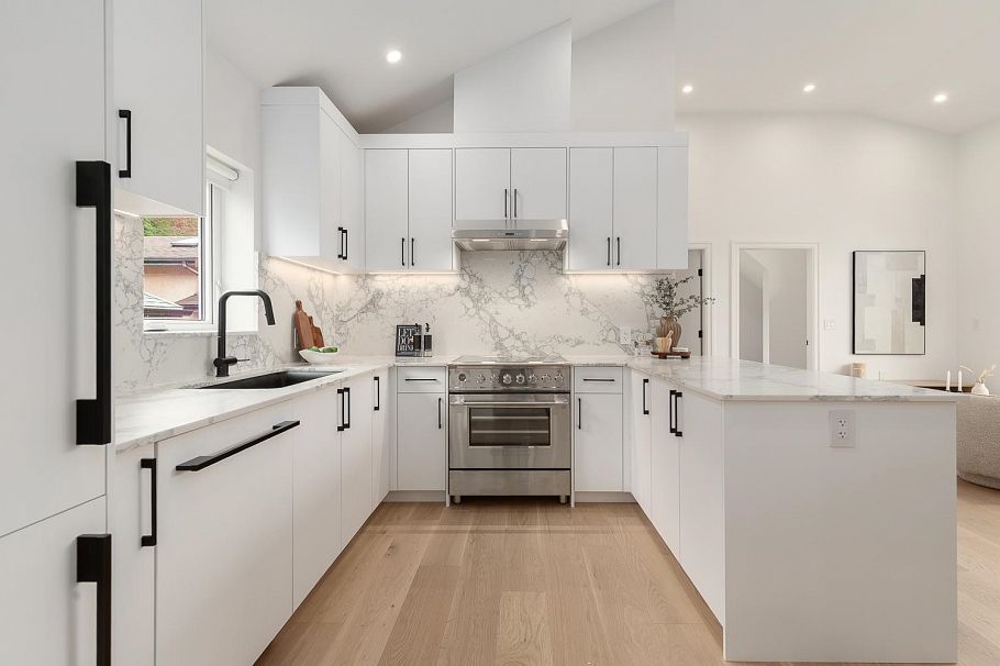 849 E 19th Avenue Vancouver, BC - 3