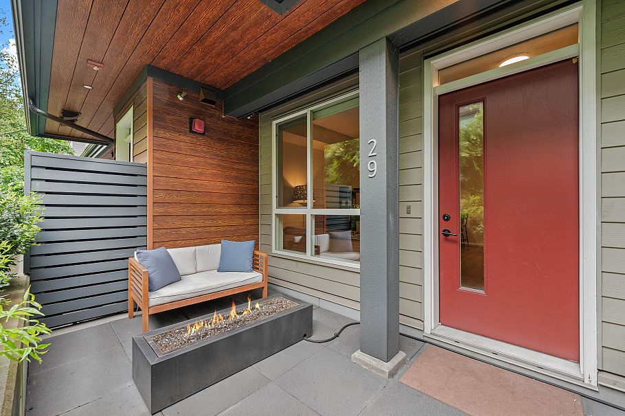 29 533 E 3rd Street North Vancouver, BC - 29