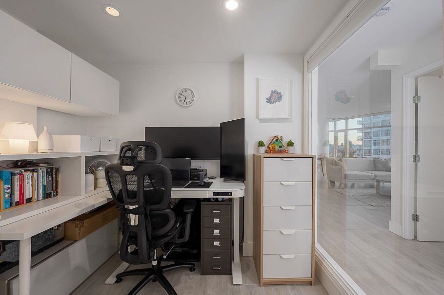 2607 198 Aquarius Mews Vancouver, BC - 35