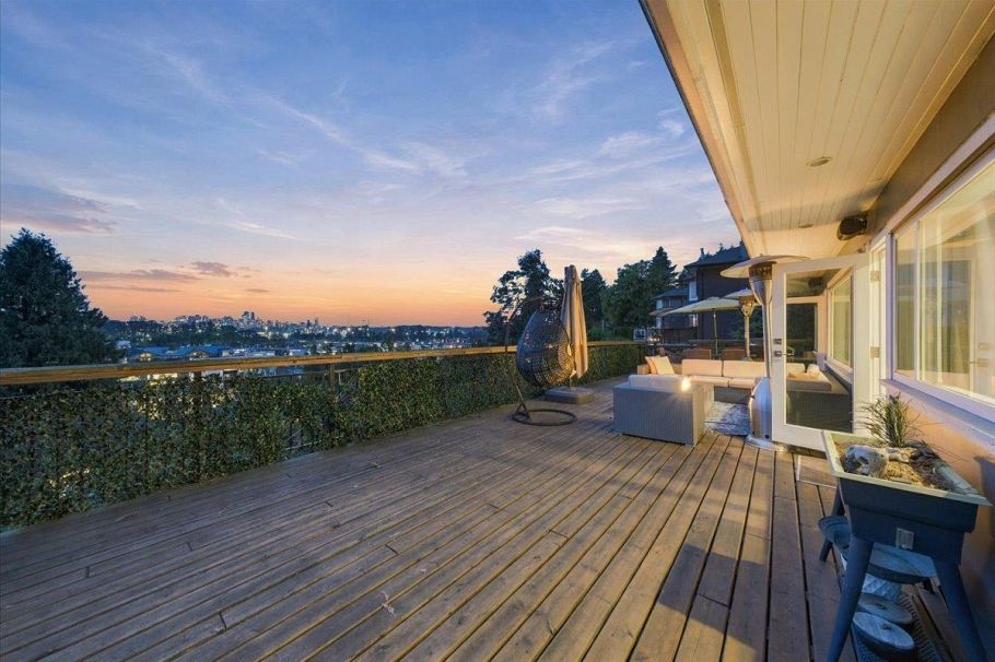 1095 W Keith Road North Vancouver, BC - 11