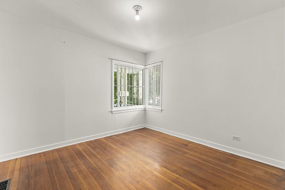 1060 Kelowna Street Vancouver, BC - 18