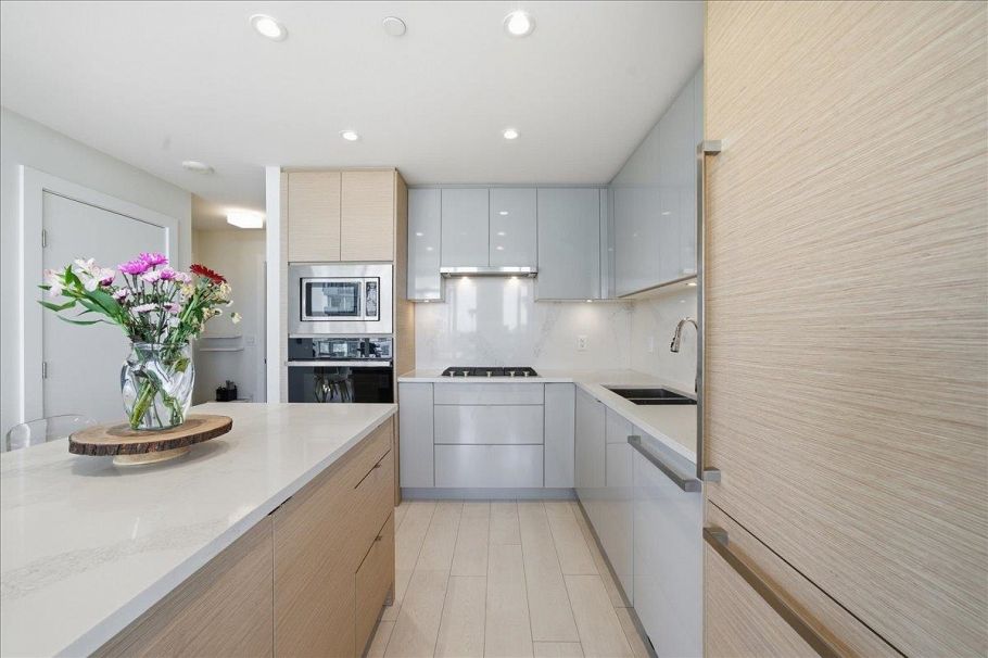 1002 3438 Sawmill Crescent Vancouver, BC - 12