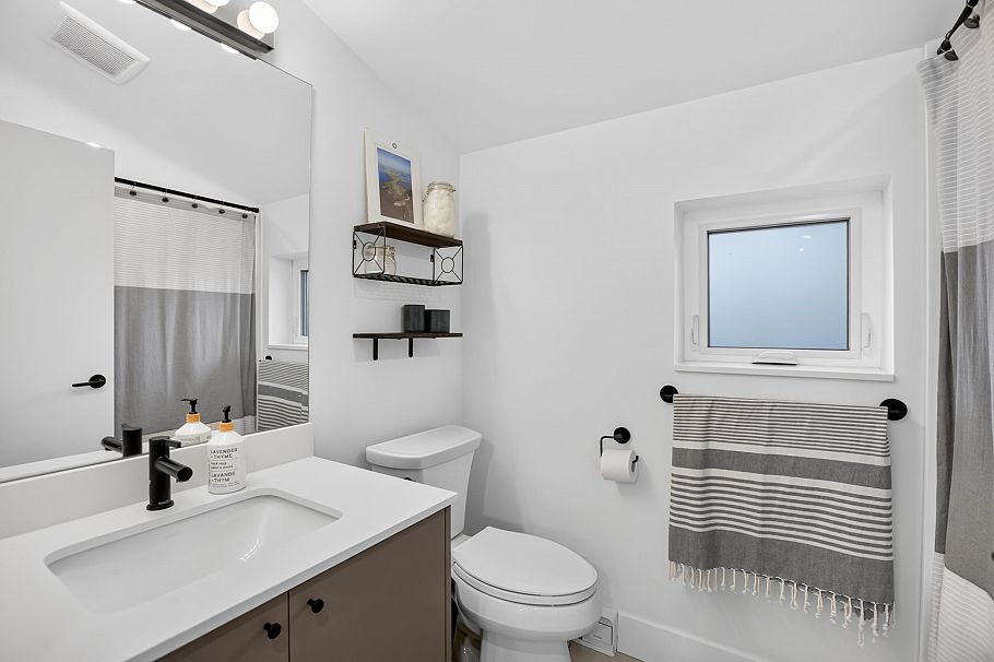 1444 E 30th Avenue Vancouver, BC - 21