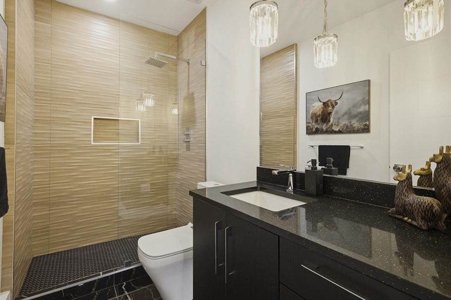919 E 4th Street North Vancouver, BC - 32