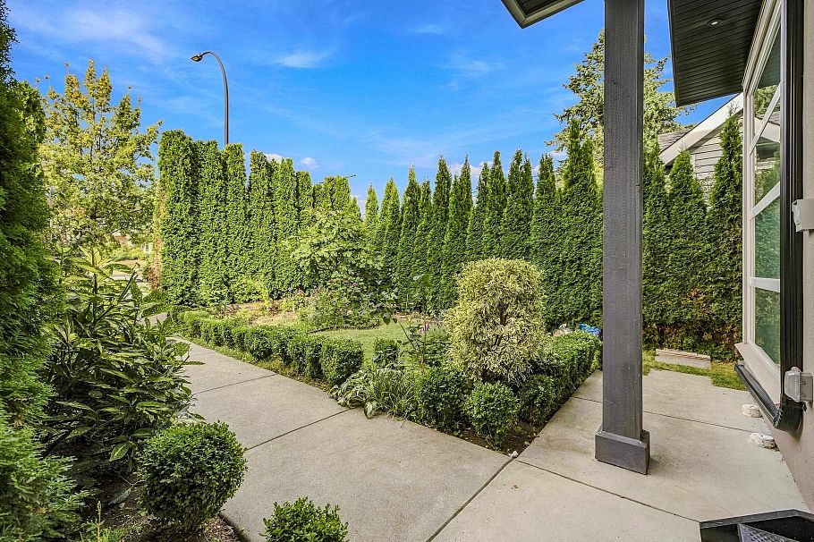 409 W Keith Road North Vancouver, BC - 17