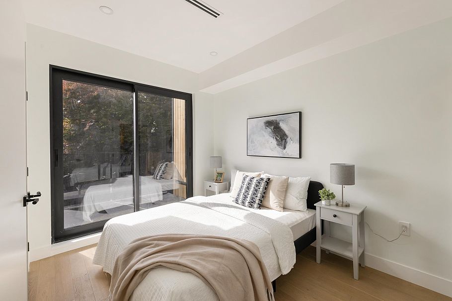 1 2145 Napier Street Vancouver, BC - 26