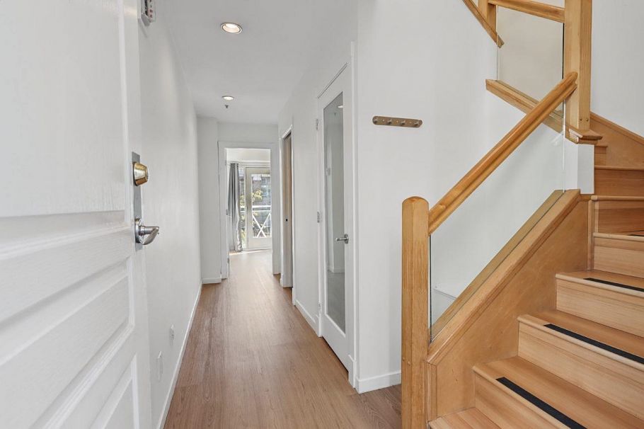 102 3349 Dunbar Street Vancouver, BC - 1