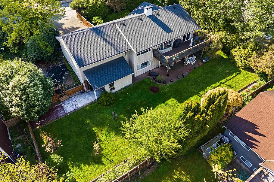 998 Fairway Drive North Vancouver, BC - 1