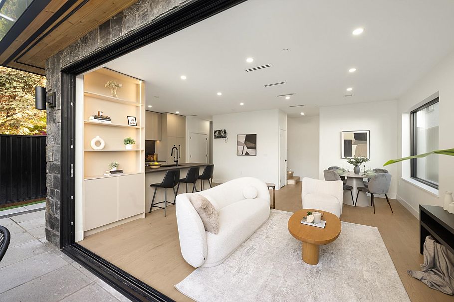 2 2145 Napier Street Vancouver, BC - 11