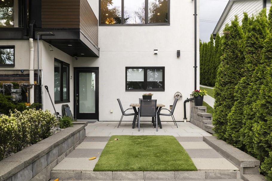919 E 4th Street North Vancouver, BC - 35