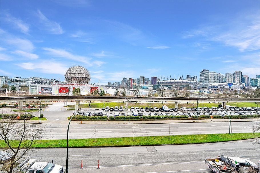 403 1188 Quebec Street Vancouver, BC - 1