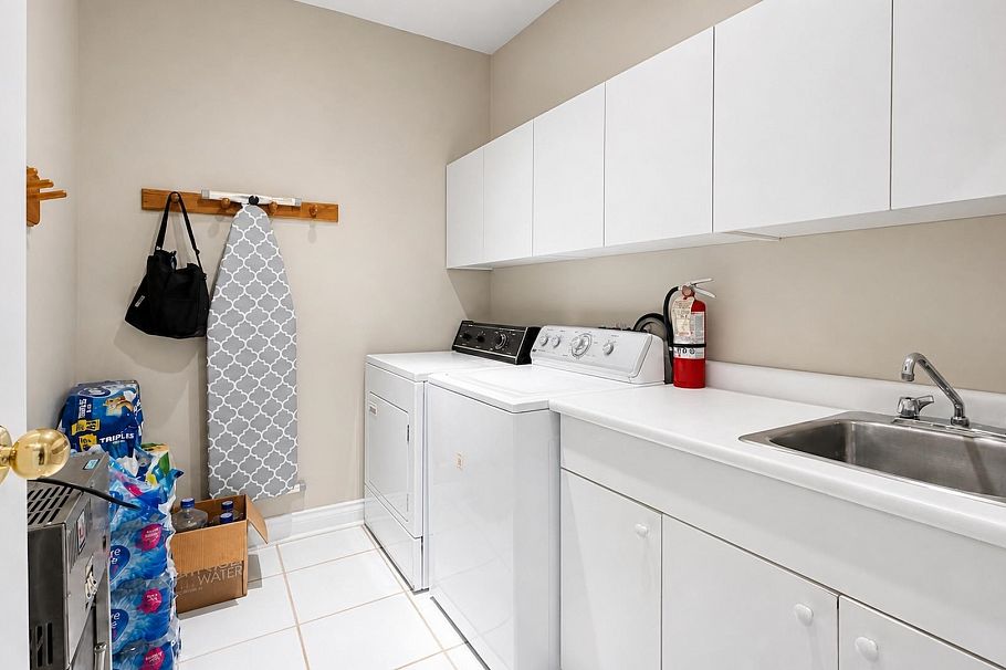 8418 Gillnet Place Vancouver, BC - 23