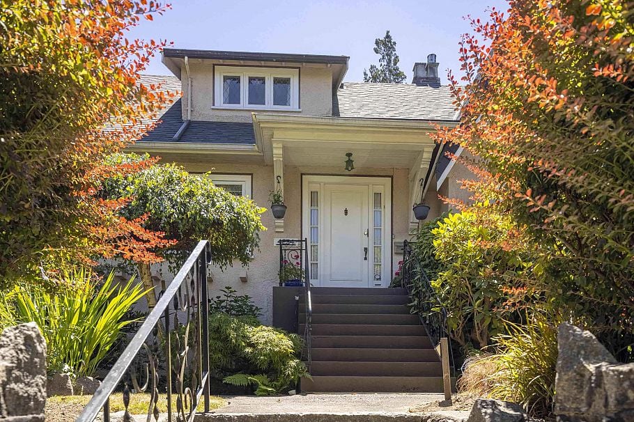 4234 W 9th Avenue Vancouver, BC - 3