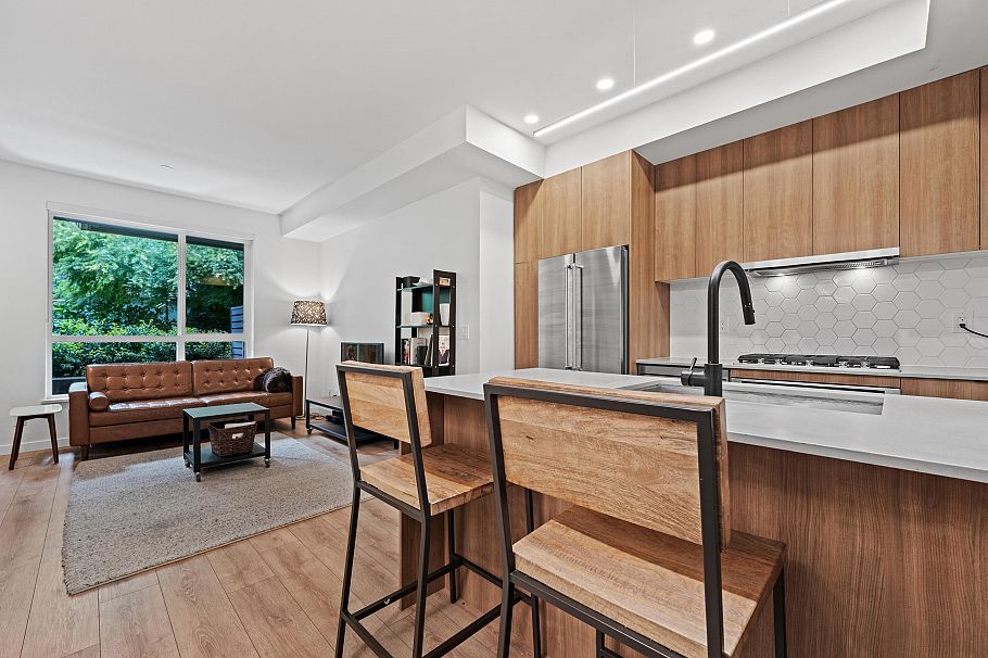 29 533 E 3rd Street North Vancouver, BC - 8