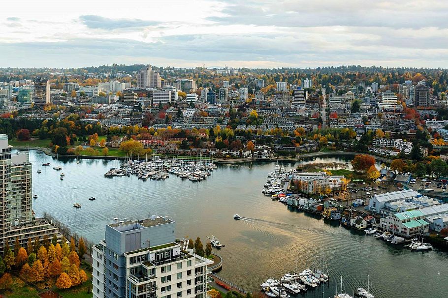 4906 1480 Howe Street Vancouver, BC - 2