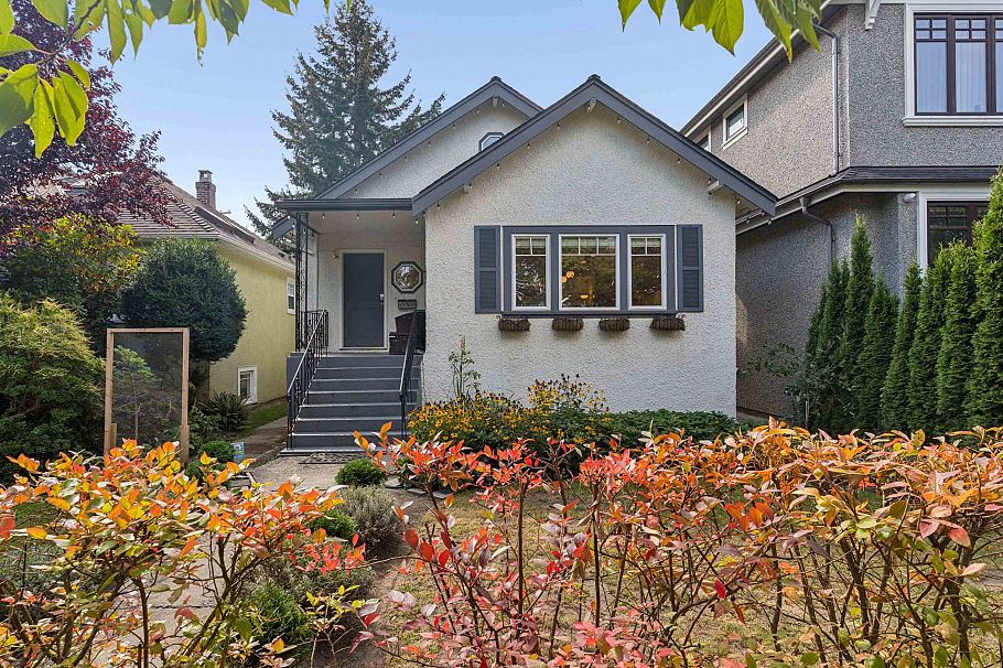558 W 19th Avenue Vancouver, BC - 1