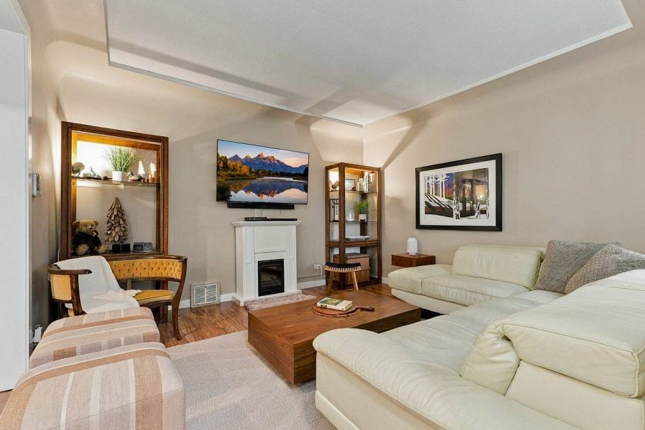 320 E 32nd Avenue Vancouver, BC - 4