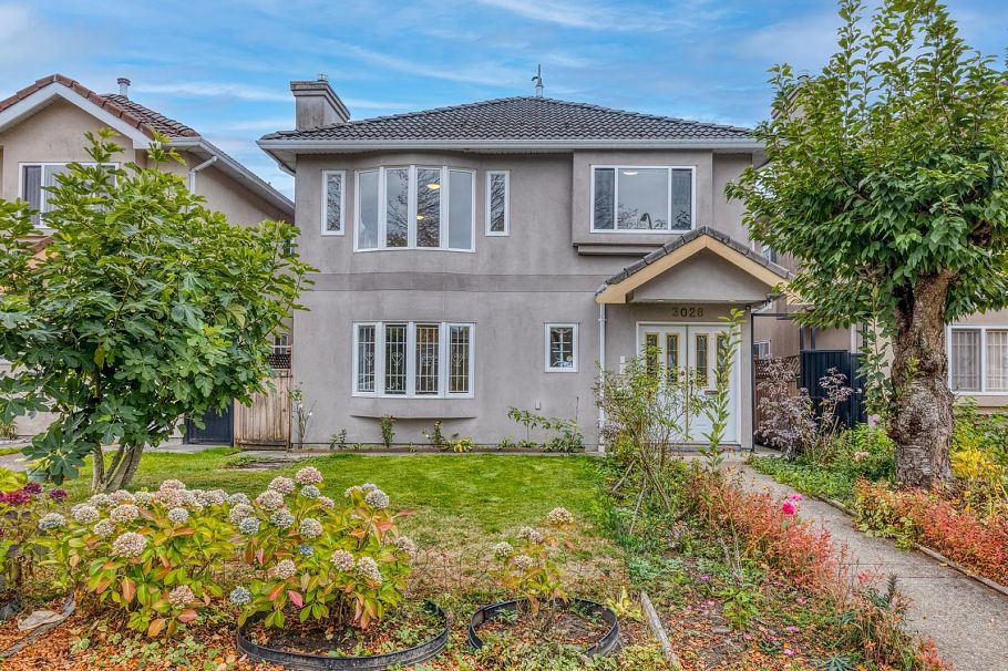 3028 E 26th Avenue Vancouver, BC - 1