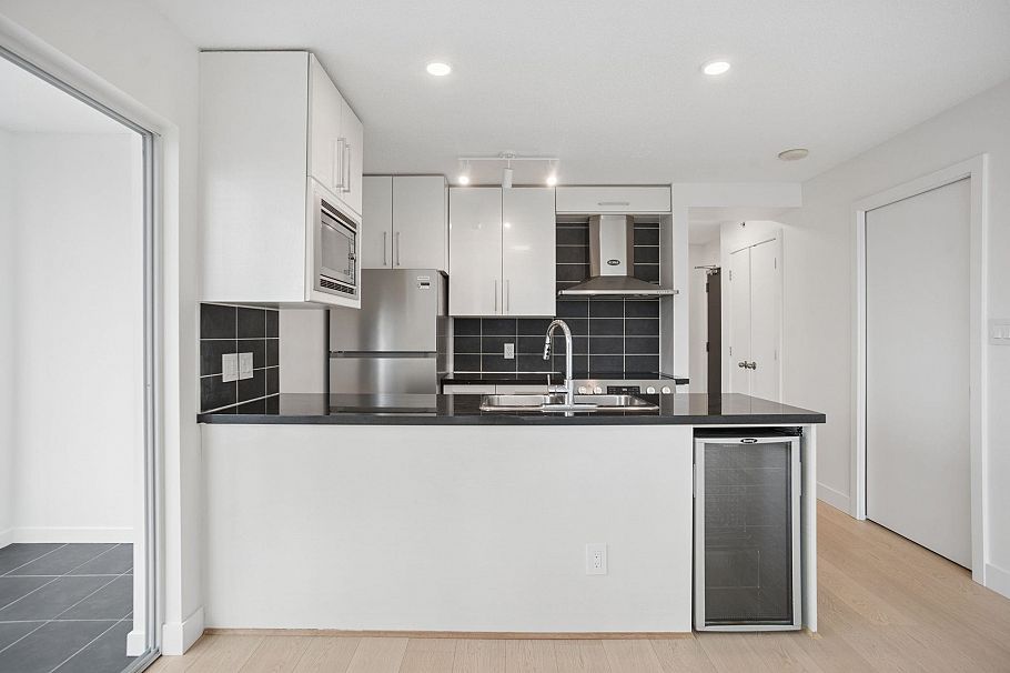 2301 689 Abbott Street Vancouver, BC - 9