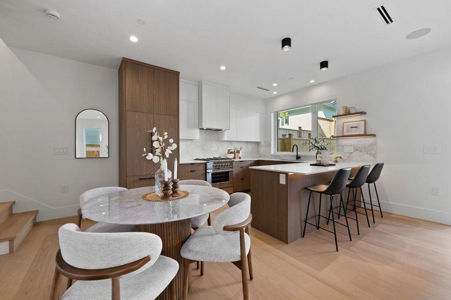 2 6318 Sophia Street Vancouver, BC - 10