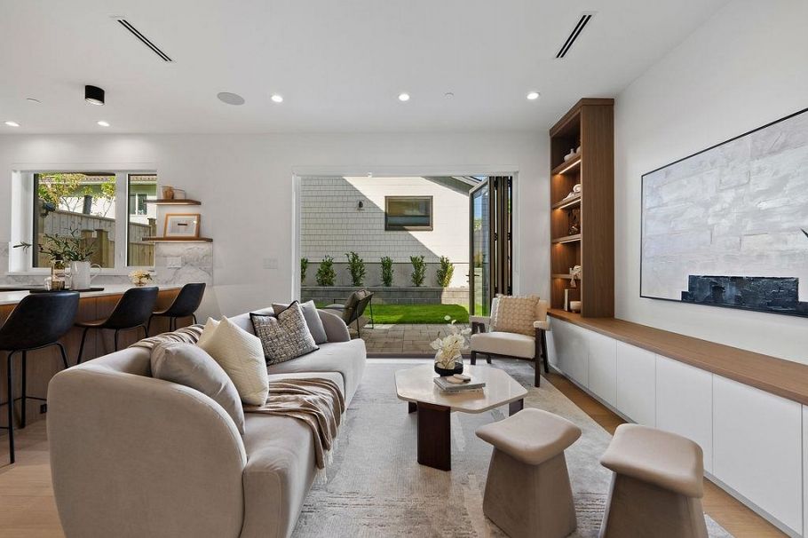 2 6318 Sophia Street Vancouver, BC - 3