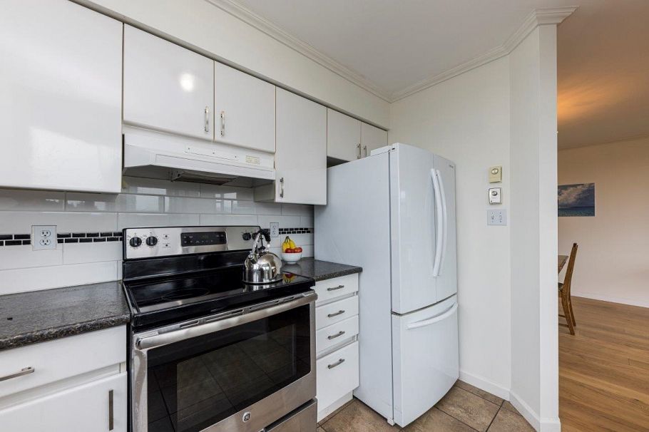 1213 1327 E Keith Road North Vancouver, BC - 12