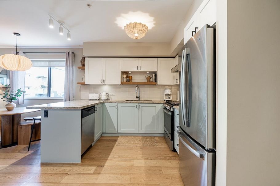 3174 Prince Edward Street Vancouver, BC - 3
