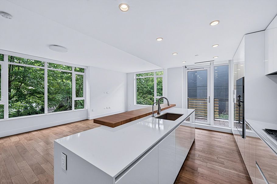 206 7428 Alberta Street Vancouver, BC - 7