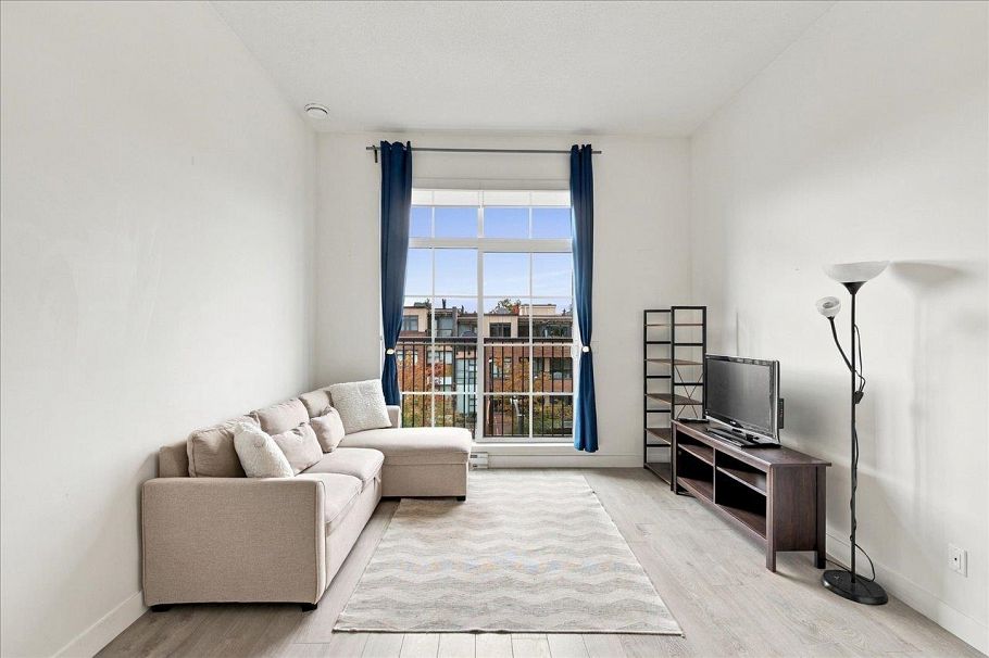 401 2141 E Hastings Street Vancouver, BC - 3