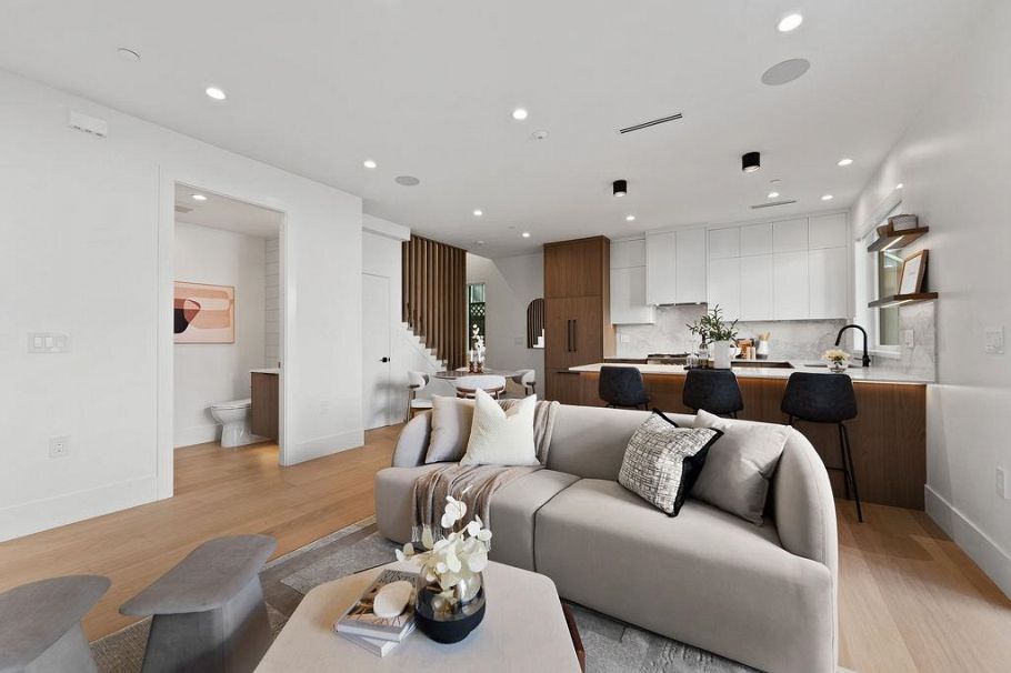 2 6318 Sophia Street Vancouver, BC - 12