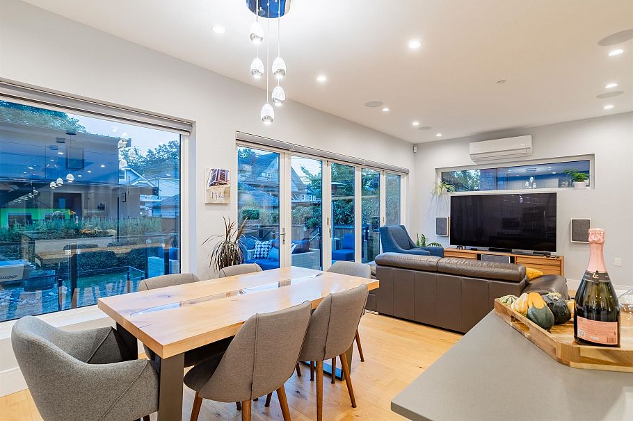 426 W 17th Avenue Vancouver, BC - 5