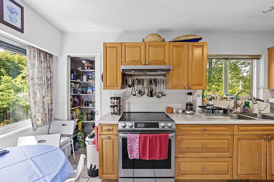 998 Fairway Drive North Vancouver, BC - 20