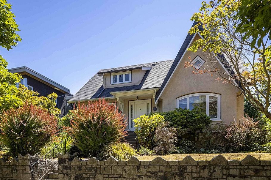 4234 W 9th Avenue Vancouver, BC - 2