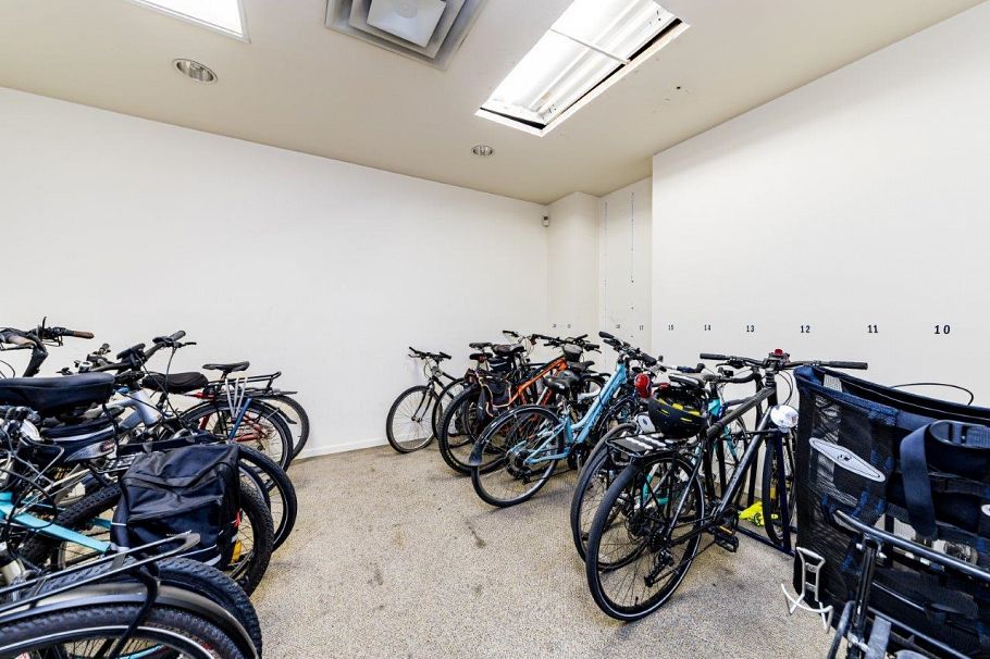 1213 1327 E Keith Road North Vancouver, BC - 33