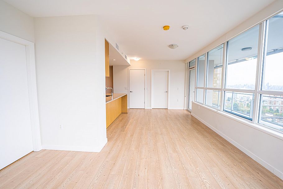 1607 125 E 14th Street North Vancouver, BC - 5