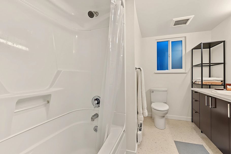 132-134 W 12th Avenue Vancouver, BC - 17