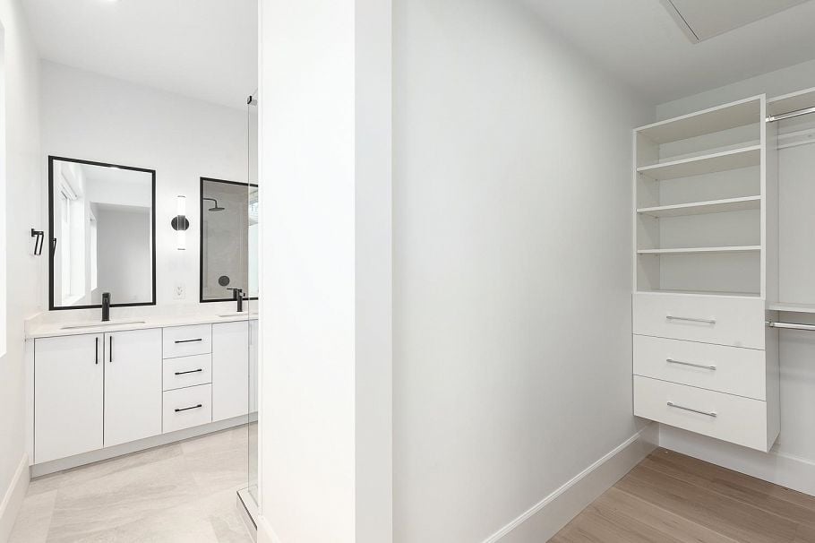 851 E 19th Avenue Vancouver, BC - 11