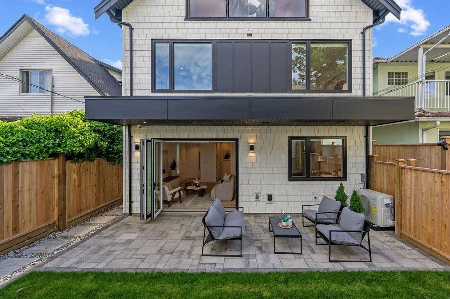 2 6318 Sophia Street Vancouver, BC - 32