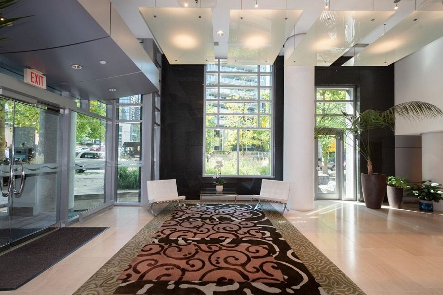 203 499 Broughton Street Vancouver, BC - 3