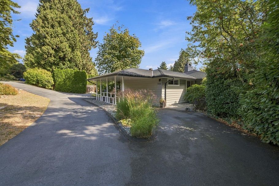 1103 Cloverley Street North Vancouver, BC - 2