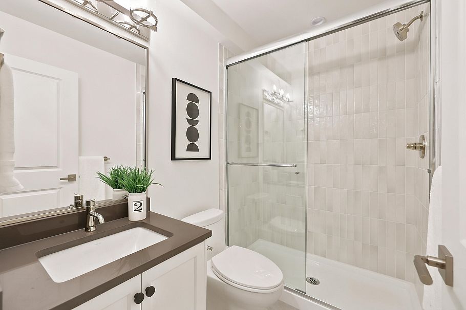 3490 Church Street North Vancouver, BC - 34