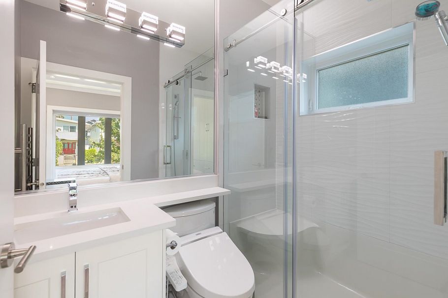 1342 E 60th Avenue Vancouver, BC - 24