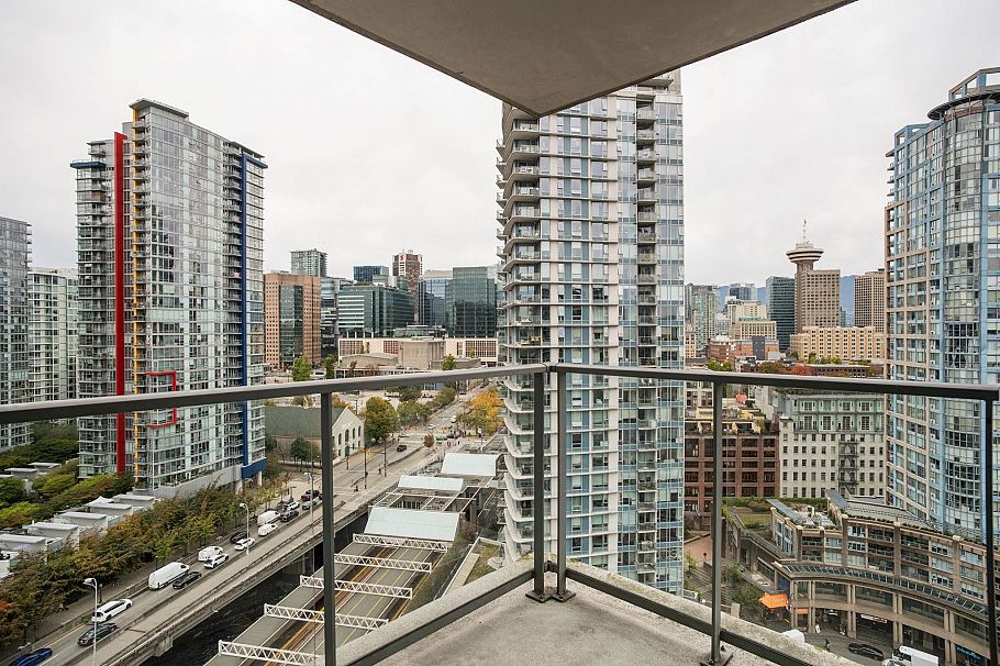 2301 689 Abbott Street Vancouver, BC - 18