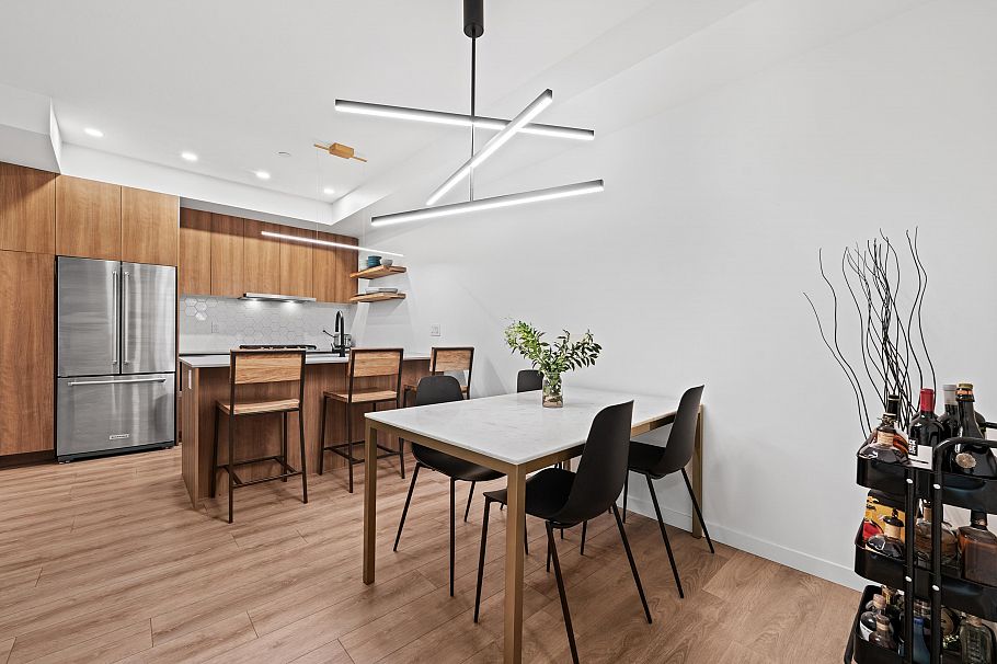 29 533 E 3rd Street North Vancouver, BC - 11