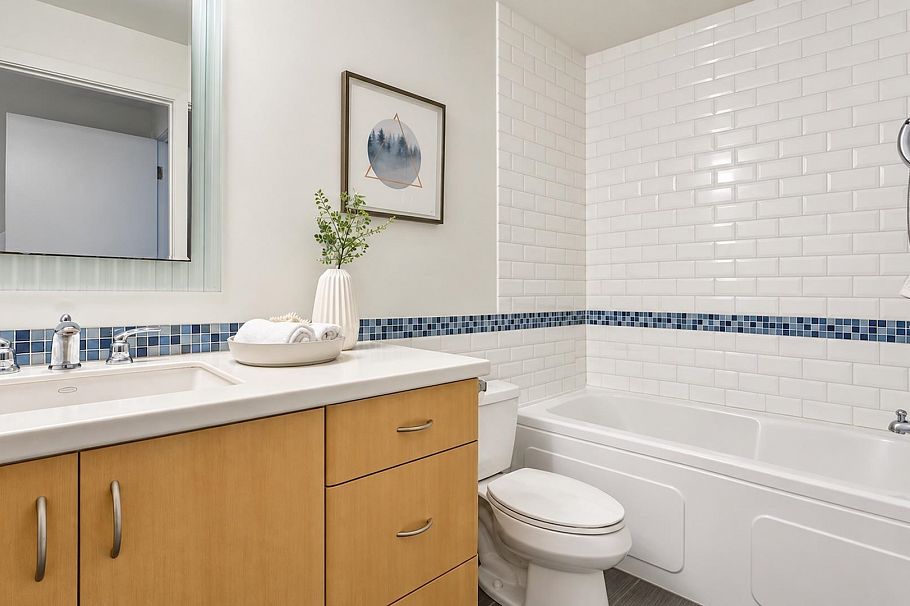 10 1355 W 4th Avenue Vancouver, BC - 13
