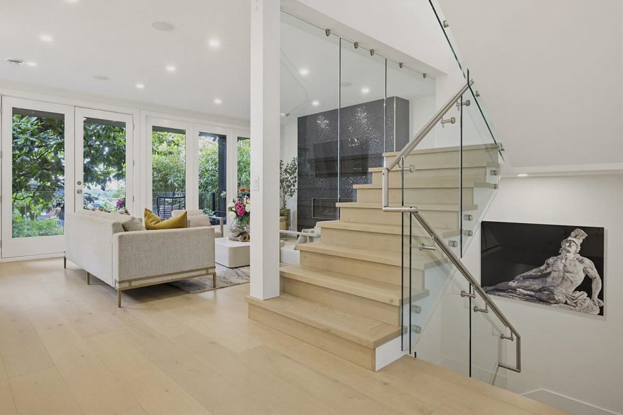919 E 4th Street North Vancouver, BC - 6